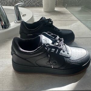 Alo recovery mode sneaker